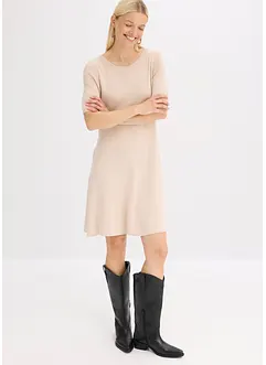 Stickad klänning i mjuk viskosmix, bonprix