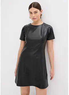 Klänning i skinnimitation, bonprix