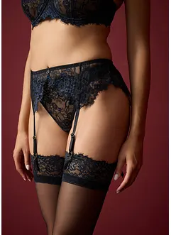 Stringtrosa i skir spets, bonprix