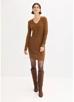 Figursydd stickad klänning med flätstickning, bonprix