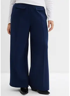 Byxa i bootcut-modell av glansig viskosmix, bonprix