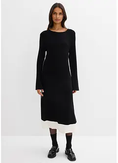 Stickad klänning av viskosmix med kontrasterande detaljer, bonprix