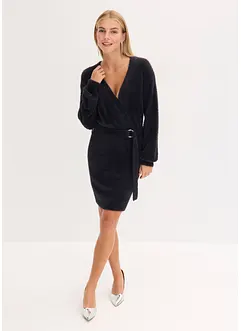 Stickad klänning med spänne i figurnära modell, bonprix