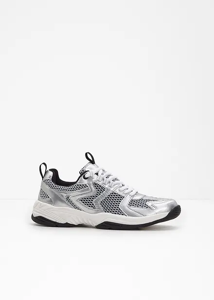 Sneakers med kraftig sula