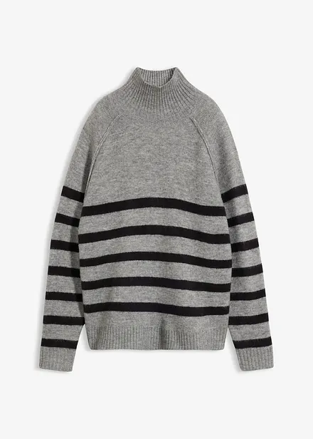 Stickad polotr&ouml;ja i ledig modell