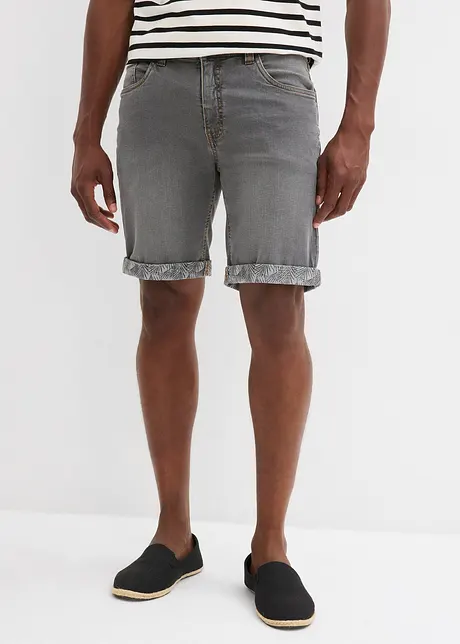 Stretchiga jeansshorts, normal passform, bonprix