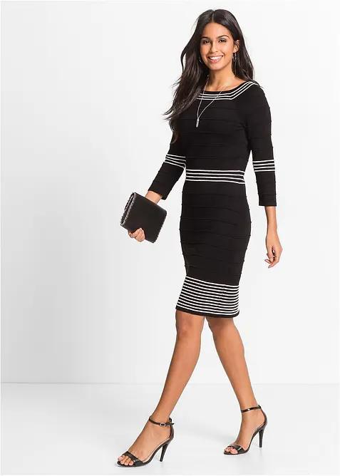 Stickad klänning i mjuk viskosmix, bonprix