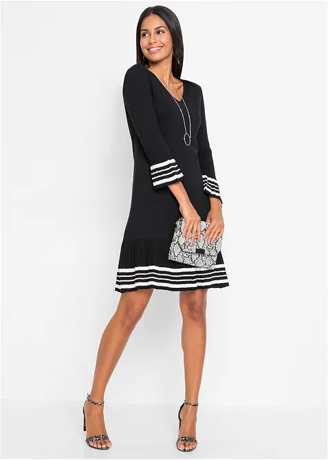 Stickad klänning av viskos med mjukt fall, bonprix