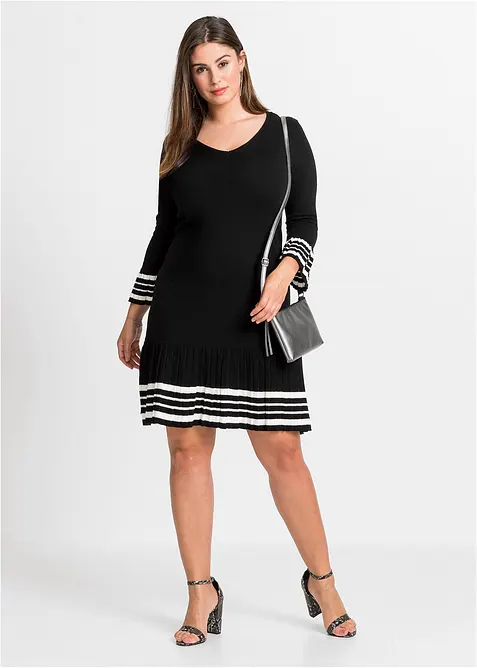 Stickad klänning av viskos med mjukt fall, bonprix