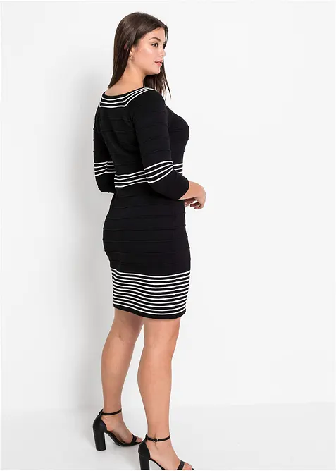 Stickad klänning i mjuk viskosmix, bonprix