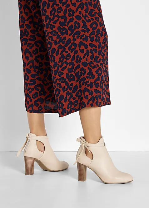 Stövlett med cut-out, bonprix