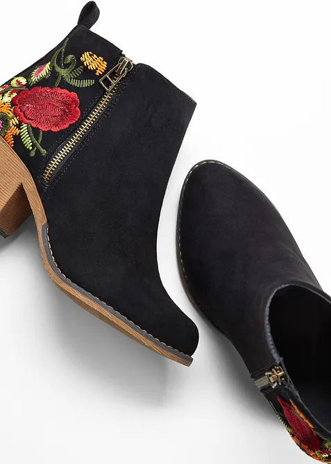 Cowboystövlett med broderi, bonprix