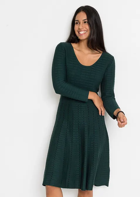 Stickad kl&auml;nning i f&ouml;ljsam viskosmix, bonprix