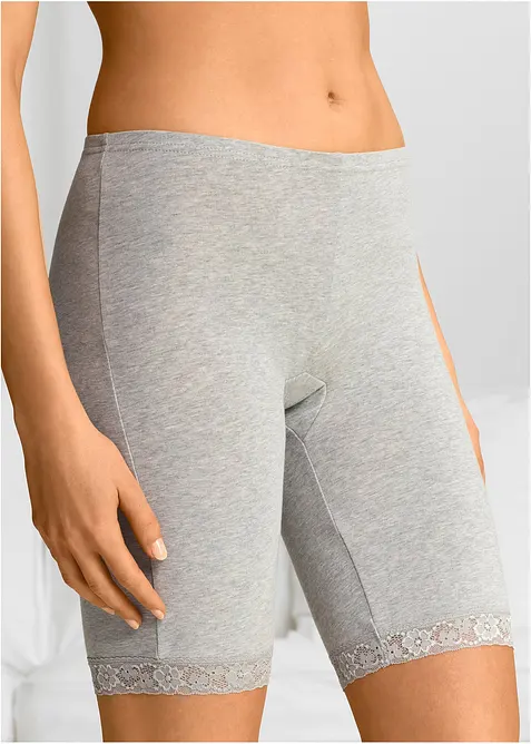 En förmånlig förpackning med boxertrosor med långa ben i ett mjukt material, bonprix