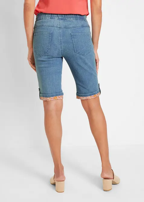 Jeansshorts med kontrasterande benslut, bonprix