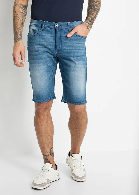 Stretchiga jeansshorts med f&ouml;rst&auml;rkt gren, normal passform, bonprix