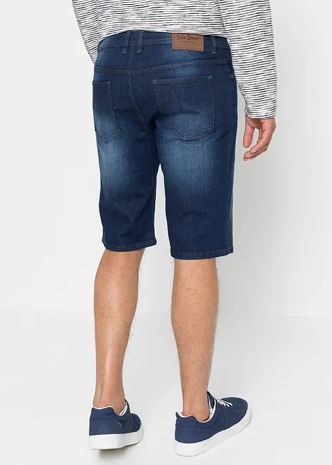 Stretchiga jeansshorts med f&ouml;rst&auml;rkt gren, normal passform, bonprix