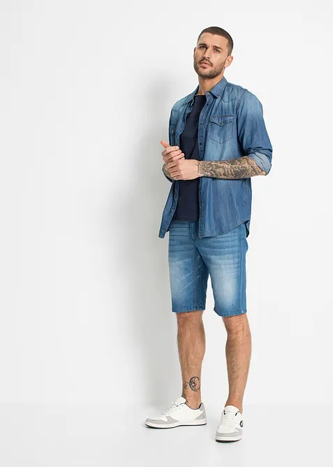 Stretchiga jeansshorts med f&ouml;rst&auml;rkt gren, normal passform, bonprix