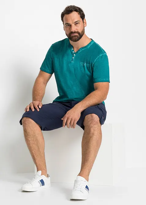 T-shirt i bomull med farfarskrage och tv&auml;ttad look, bonprix
