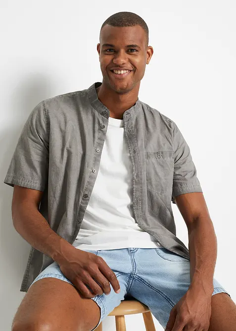 Kort&auml;rmad skjorta med tv&auml;ttad look, bonprix