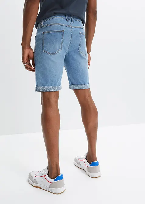 Stretchiga jeansshorts, normal passform, bonprix