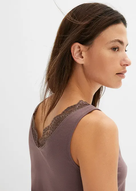 Kort pyjamas med tunn spets, bonprix