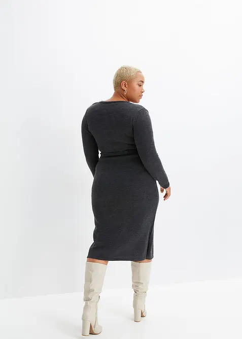 Mellanl&aring;ng stickad kl&auml;nning, bonprix