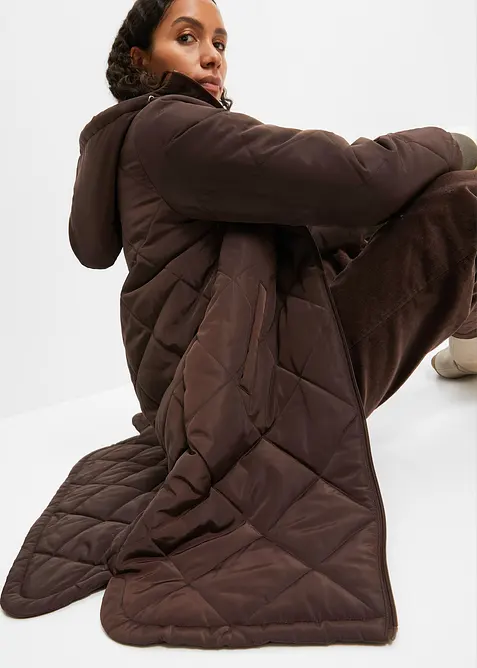 Kort kviltad t&auml;ckkappa med huva, bonprix