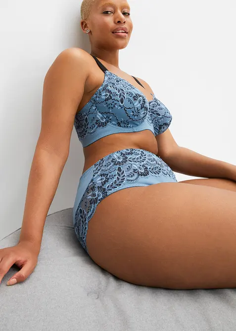 Maxitrosa med fin spets, bonprix