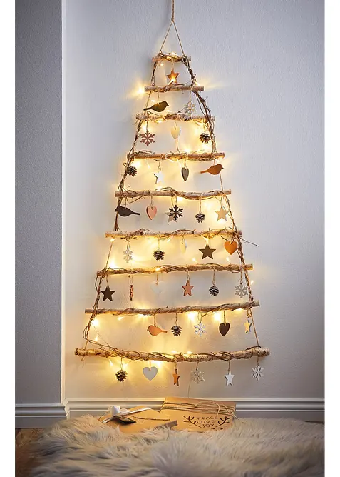 V&auml;ggprydnad i form av en julgran med LED-belysning, bonprix