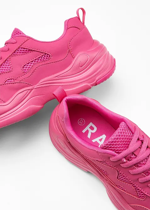 Kraftiga sneakers med meshinf&auml;llningar, bonprix
