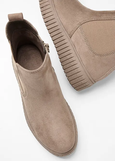 Chelseaboots med bekv&auml;m vidd fr&aring;n Jana, Jana