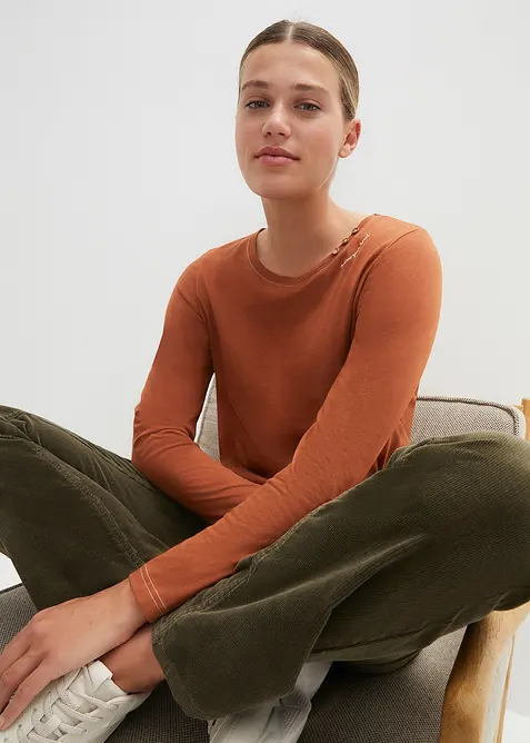 L&aring;ng&auml;rmad T-shirt med prydnadsknappar, bonprix