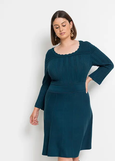 Stickad, hålmönstrad klänning, bonprix