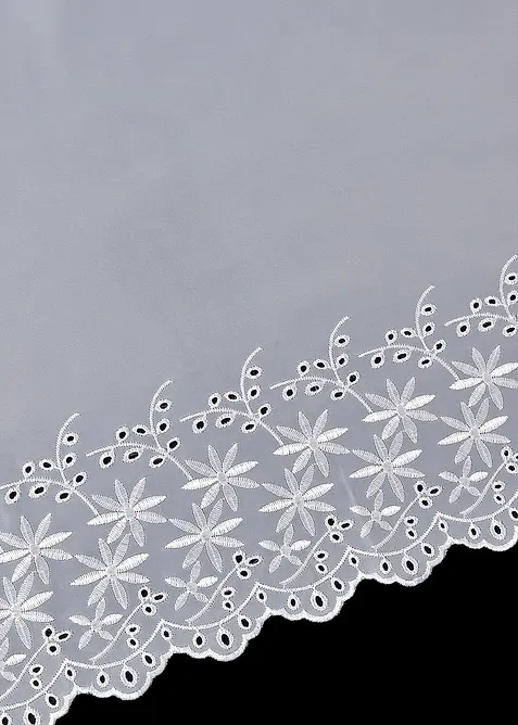 Cafégardin med hålbroderi i återvunnen polyester, bonprix