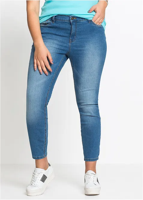 Korta tajta stuprörsjeans med medelhög midja, bonprix