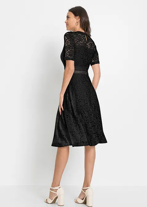 Spetsklänning med virkad infällning, bonprix