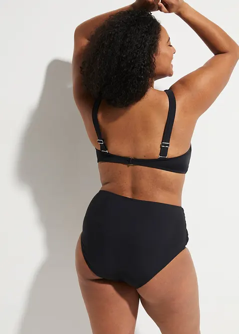 Bikinibyxa i omlottmodell med l&auml;tt formande effekt, bonprix