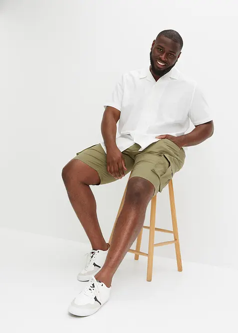 Stretchiga bermudashorts i cargostil, normal passform, bonprix