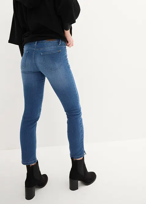 Bekv&auml;ma 7/8-stretchjeans med slits, bonprix