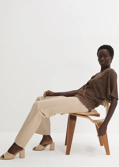 Hålmönstrad tröja med 2-i-1-look, bonprix