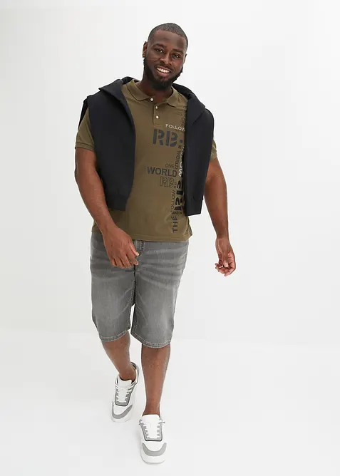 Stretchiga jeansshorts med bekv&auml;mt snitt, Regular Fit, bonprix