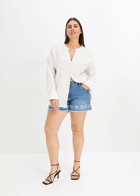 Jeansshorts med h&aring;lbroderi, bonprix
