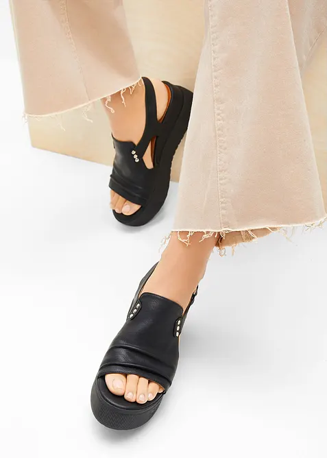 Plat&aring;sandal fr&aring;n Mustang, Mustang