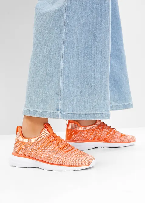 Bekv&auml;ma slip-on-sneakers av mjukt material, bonprix