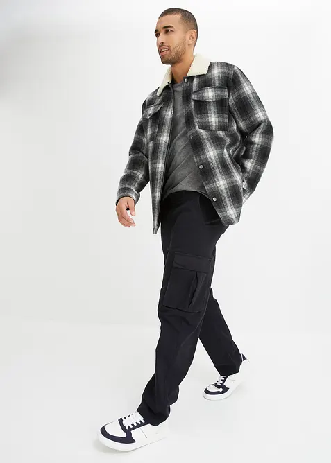 Cargobyxa i stabil bomullsstretch, avslappnad passform, raka ben, bonprix