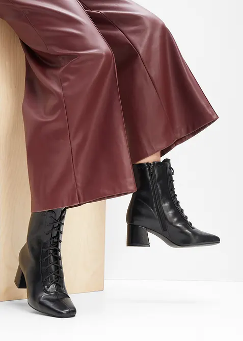 Stövlett med snörning och blockklack, bonprix