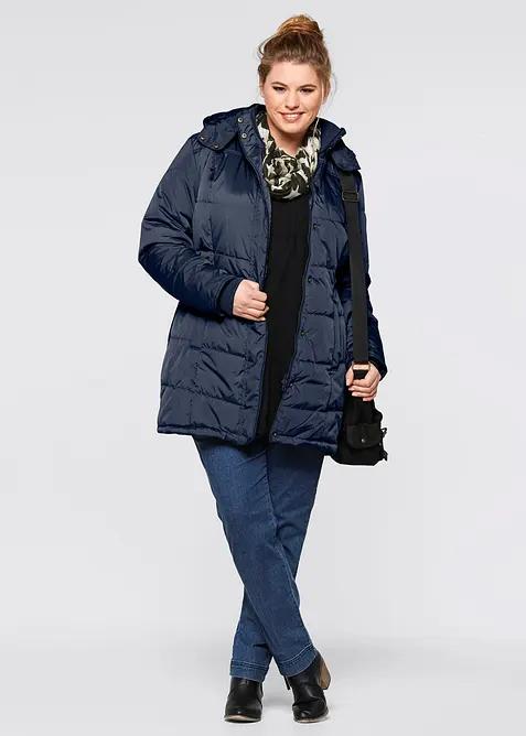 L&aring;ng vadderad t&auml;ckjacka med krage och huva, bonprix