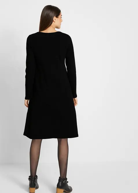 Stickad klänning med återvunnen bomull, bonprix