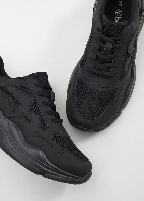 Kraftiga sneakers med meshinfällningar, bonprix